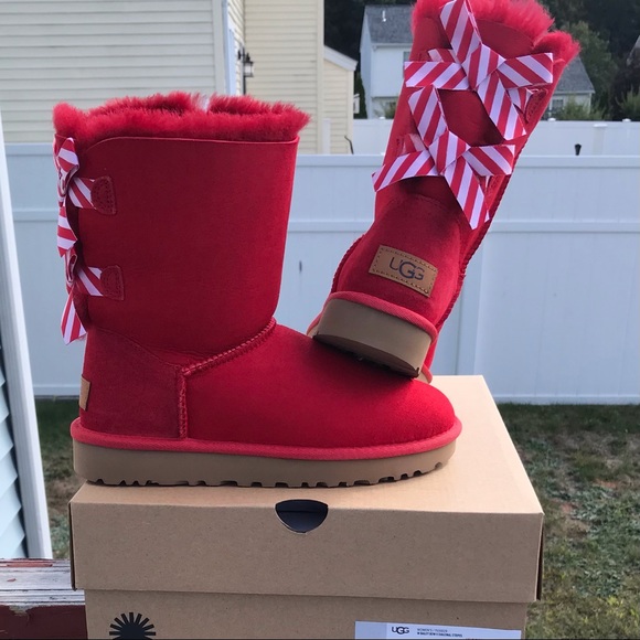 UGG Bailey Bow II Diagonal Stripes - Picture 6 of 6